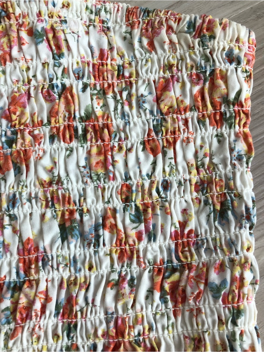American Eagle Cropped Smocked Floral Tube Top with Removable Straps | Medium - Picture 4 of 9